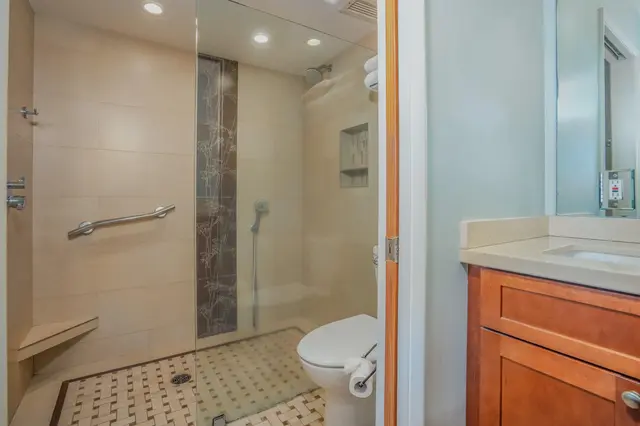 Listing Image for 250 Hauoli St 118 25 of 38
