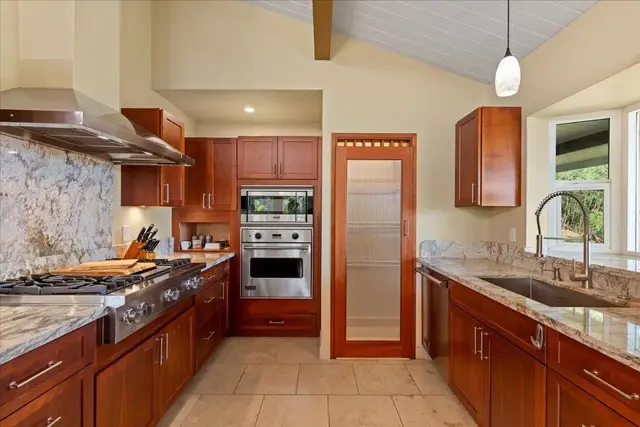 Listing Image for 2609 Kahekili Hwy 18 of 50