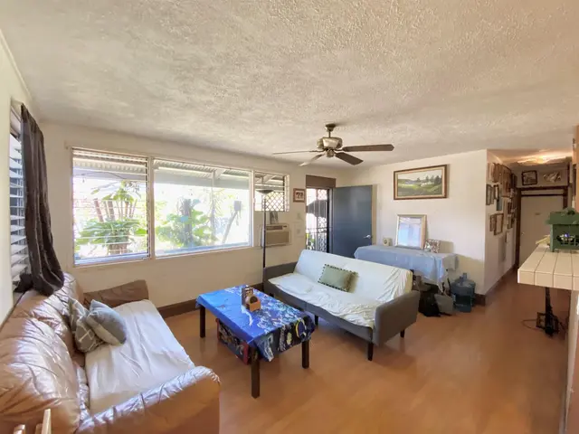 Listing Image for 198 Namauu Pl 4 of 22
