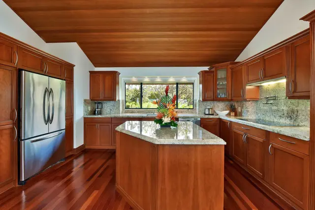 Listing Image for 50 Puu Anoano St 3604 7 of 41