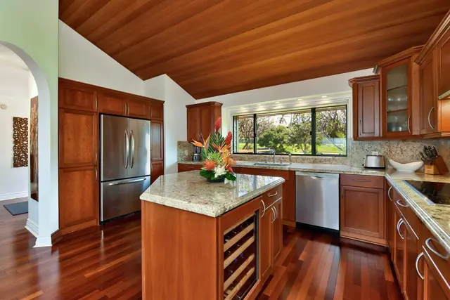 Listing Image for 50 Puu Anoano St 3604 9 of 41