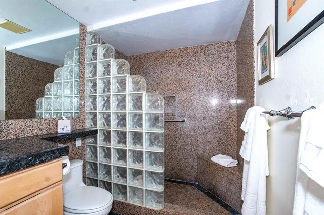 Listing Image for 100 Hauoli St 405 23 of 38