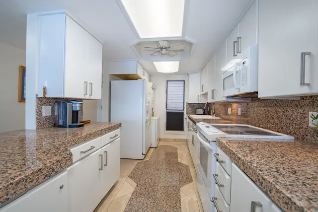 Listing Image for 100 Hauoli St 405 7 of 38
