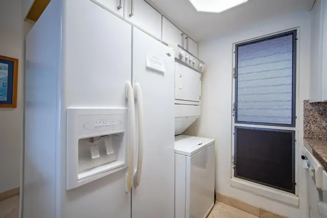 Listing Image for 100 Hauoli St 405 8 of 38