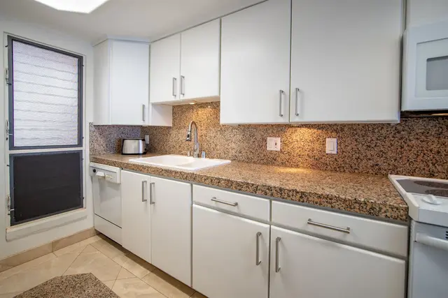 Listing Image for 100 Hauoli St 405 9 of 38