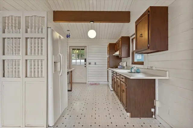 Listing Image for 1524 Lower Kimo Dr 16 of 31