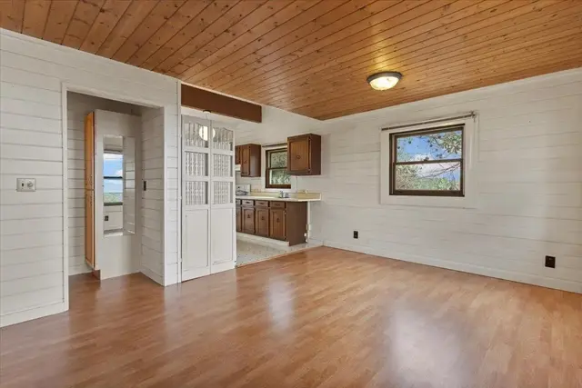 Listing Image for 1524 Lower Kimo Dr 19 of 31