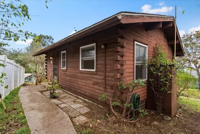 Listing Image for 1524 Lower Kimo Dr 5 of 31