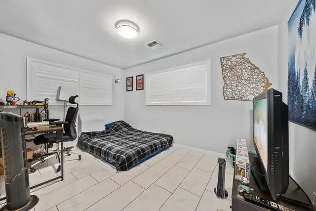 Listing Image for 190 Eleu Pl 190 Eleu Pl 13 of 37