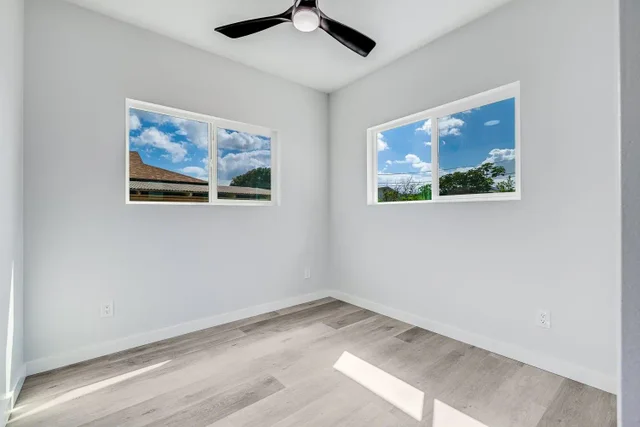 Listing Image for 130 Kuhuoi St 26 of 50