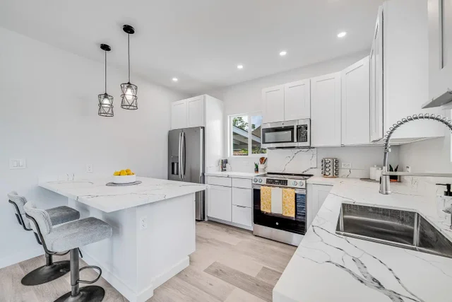 Listing Image for 130 Kuhuoi St 4 of 50