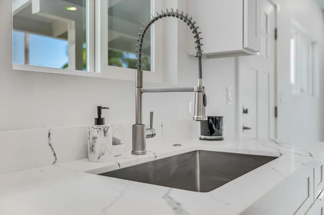 Listing Image for 130 Kuhuoi St 8 of 50