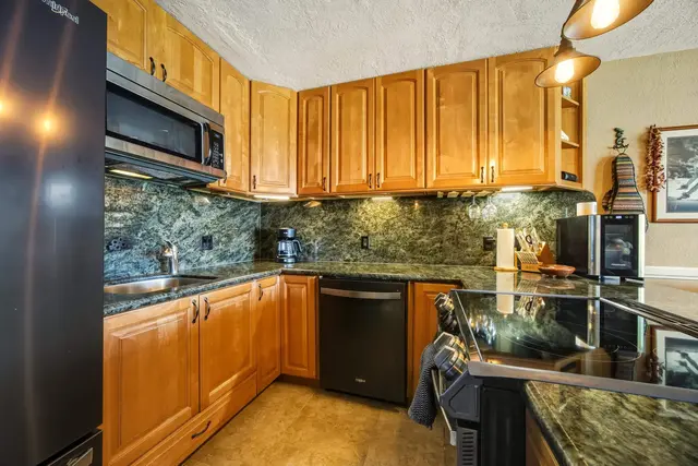 Listing Image for 3975 Lower Honoapiilani Rd 114 9 of 31