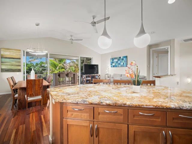 Listing Image for 94 Laukahi St 13 of 50