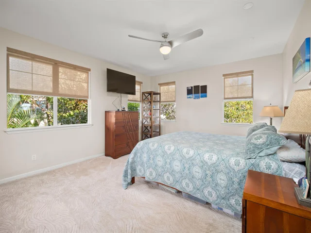 Listing Image for 94 Laukahi St 18 of 50