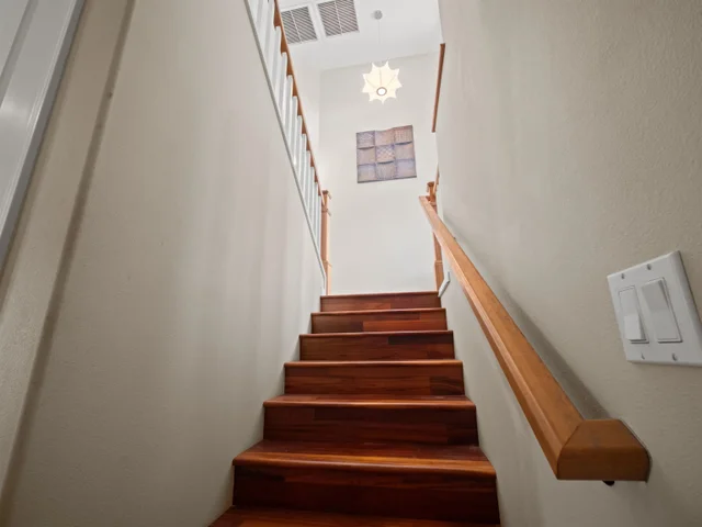 Listing Image for 94 Laukahi St 31 of 50