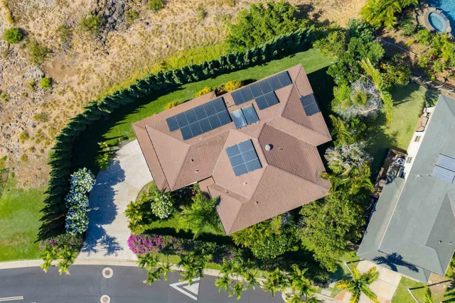 Listing Image for 94 Laukahi St 44 of 50