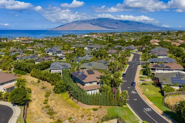 Listing Image for 94 Laukahi St 45 of 50