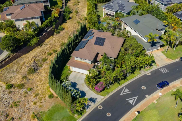 Listing Image for 94 Laukahi St 46 of 50