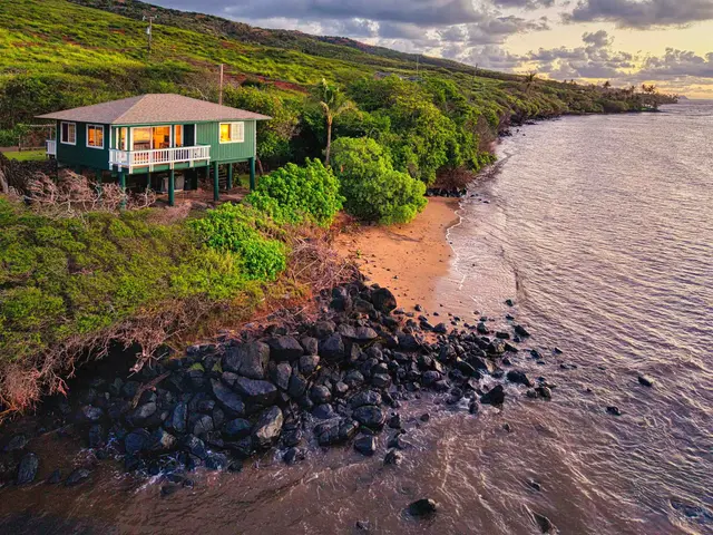Listing Image for 9916 Kamehameha V Hwy 3 of 19