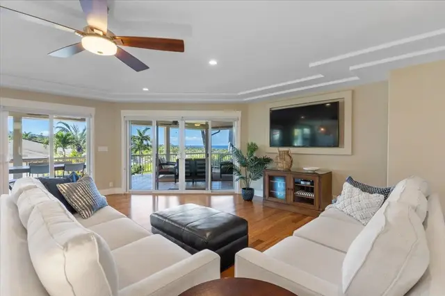 Listing Image for 131 Ponana St 14 of 37
