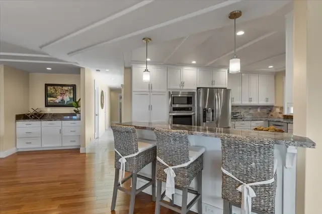 Listing Image for 131 Ponana St 15 of 37