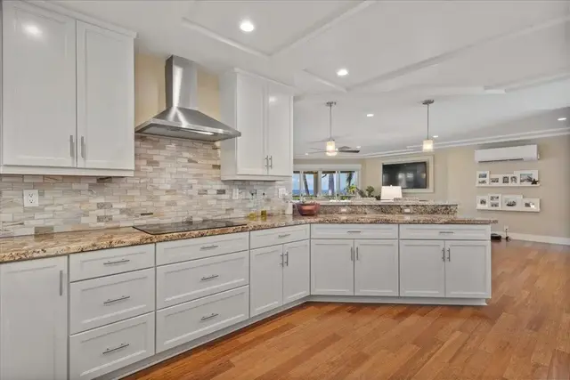 Listing Image for 131 Ponana St 17 of 37