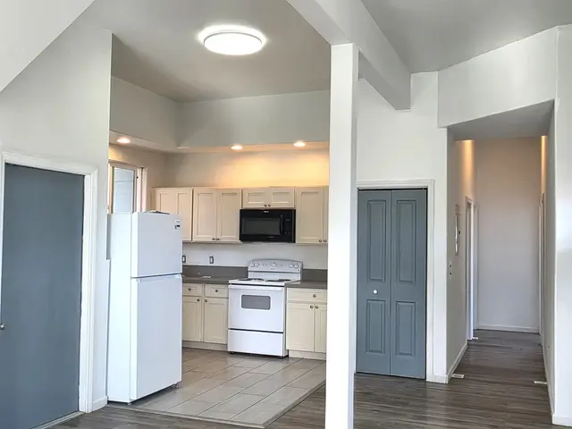 Listing Image for 399 Nihoa St 3 of 9