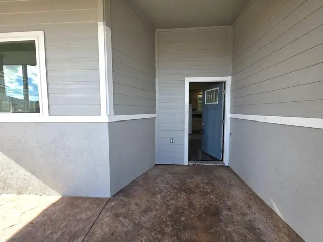 Listing Image for 399 Nihoa St 8 of 9