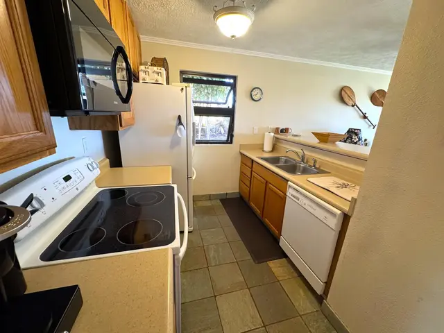Listing Image for 50 Kepuhi Pl 110 4 of 22