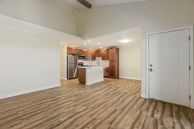 Listing Image for 32 Polohina Ln 18-7 7 of 42