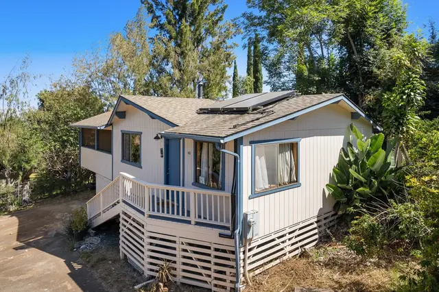 Listing Image for 50 Kulalani Dr 16 of 20