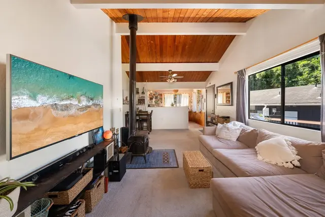 Listing Image for 50 Kulalani Dr 3 of 20