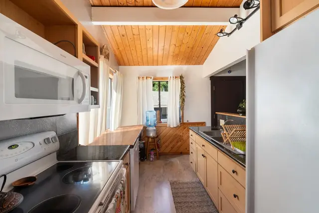 Listing Image for 50 Kulalani Dr 5 of 20