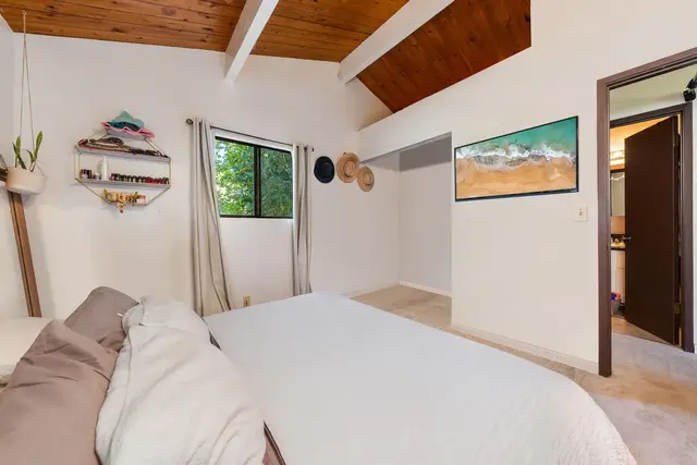 Listing Image for 50 Kulalani Dr 9 of 20