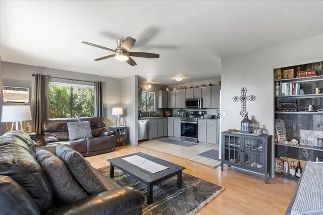 Listing Image for 155 Auhana Rd Unit I 8 of 23