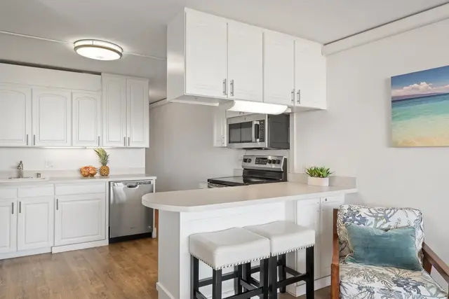 Listing Image for 150 Hauoli St 303 13 of 32