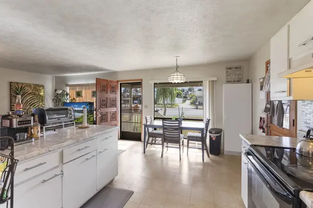 Listing Image for 35 Aewa Pl 13 of 36