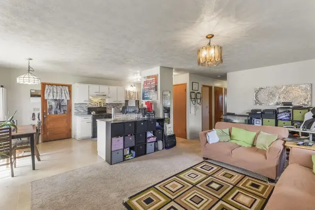 Listing Image for 35 Aewa Pl 17 of 36
