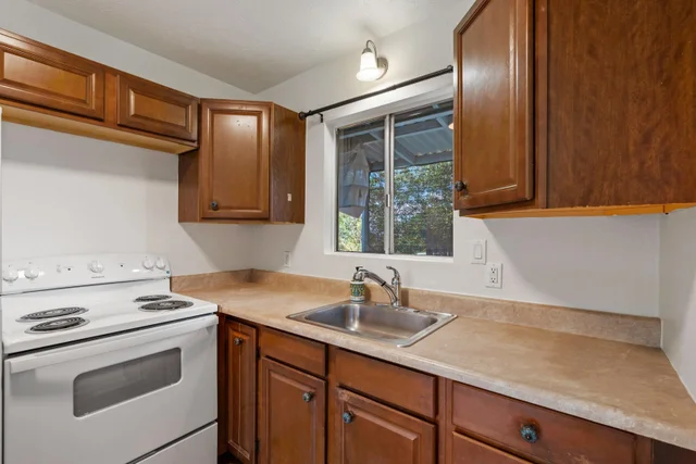 Listing Image for St 18 of 37