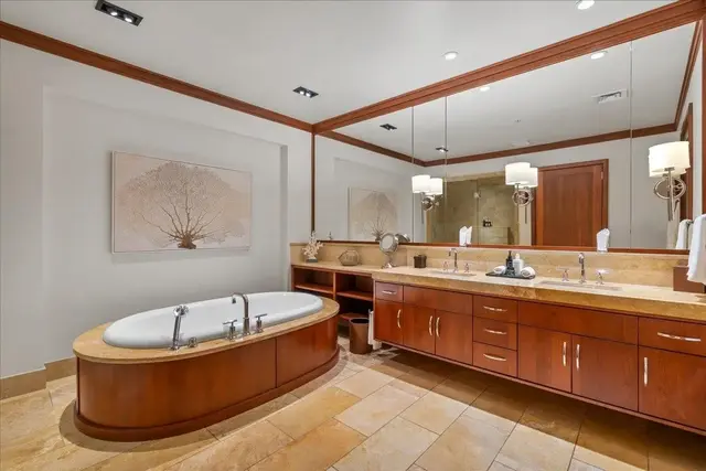 Listing Image for 1 Bay Dr 5102 25 of 40