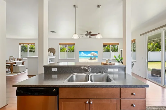 Listing Image for 124 Kapela Pl 10 of 41