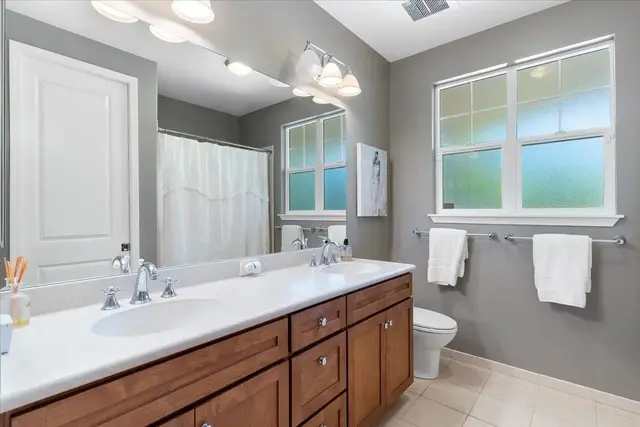 Listing Image for 99 Laukahi St 41 of 50