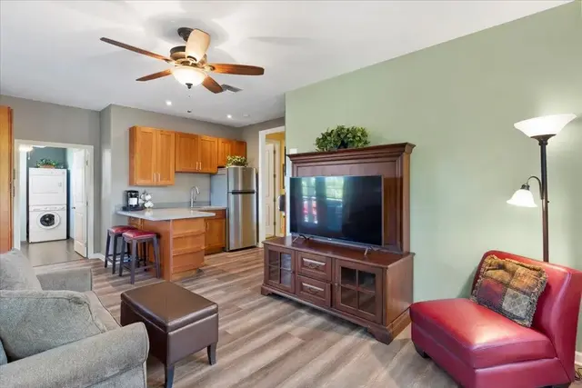 Listing Image for 99 Laukahi St 44 of 50