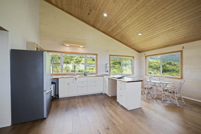 Listing Image for 34701 Piilani Hwy 12 of 41