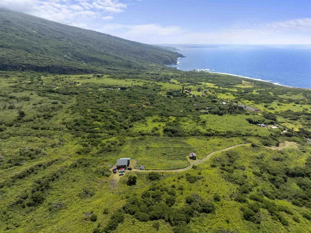 Listing Image for 34701 Piilani Hwy 40 of 41