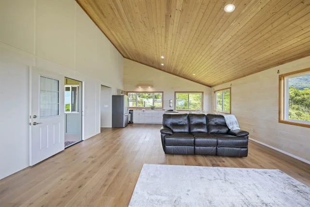 Listing Image for 34701 Piilani Hwy 7 of 41