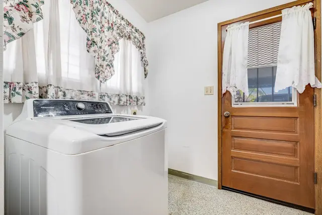 Listing Image for 1119 Onaha St 14 of 25