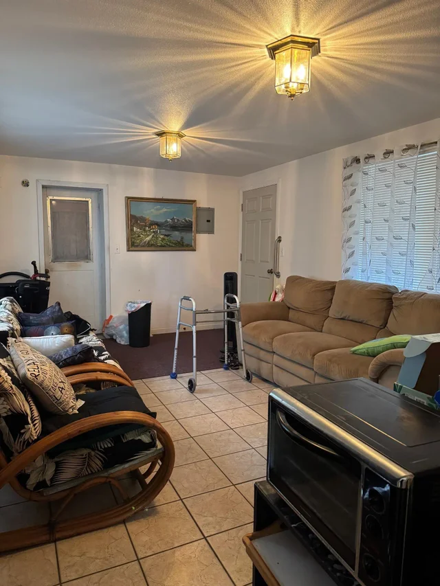 Listing Image for 2003 Kahekili Hwy 28 of 41