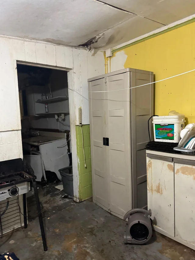 Listing Image for 2003 Kahekili Hwy 34 of 41